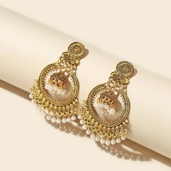 NWT Antique Gold faux pearls jhumka/ pakistani Indian jewellery/ chandbali - Picture 1 of 3